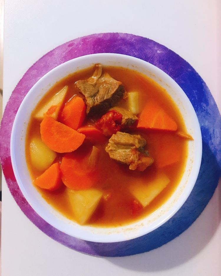 胡萝卜土豆烧牛腩