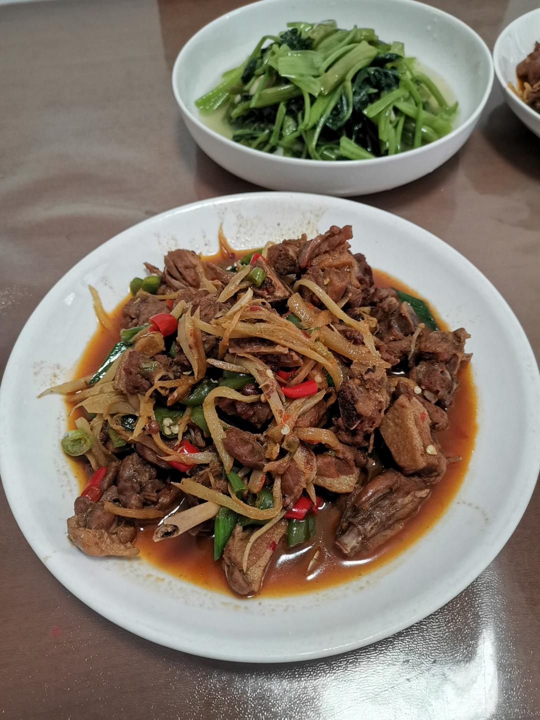 又辣又麻的“仔姜鸭”