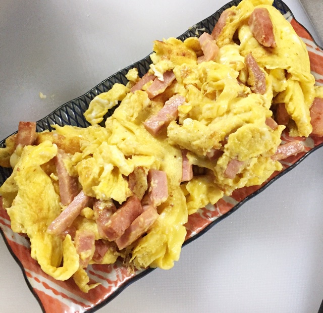 煎火腿奶酪蛋饼