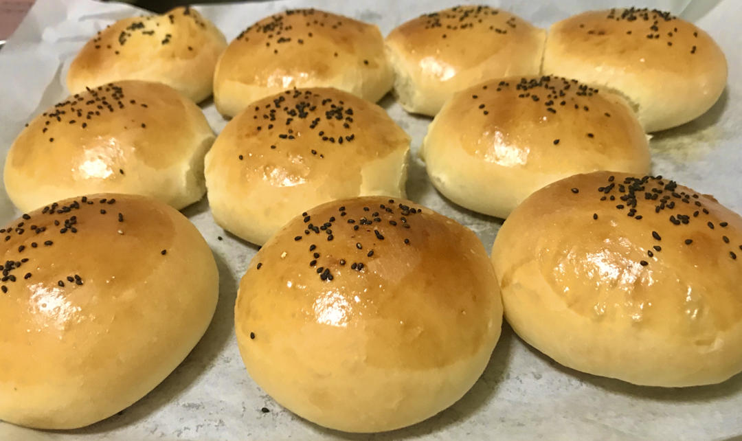 蜂蜜果酱小面包