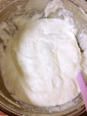 椰果鲜酪乳蛋白蛋糕（八寸）的做法 步骤5