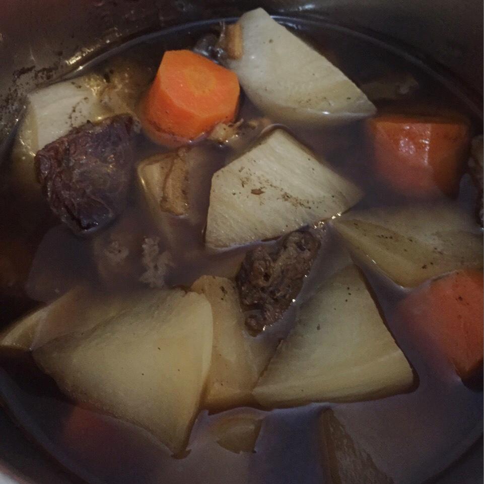 牛肉炖萝卜