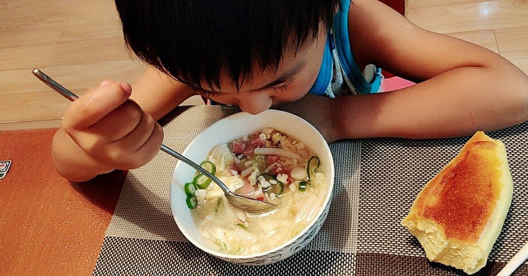 好喝鲜美的菌菇豆腐汤