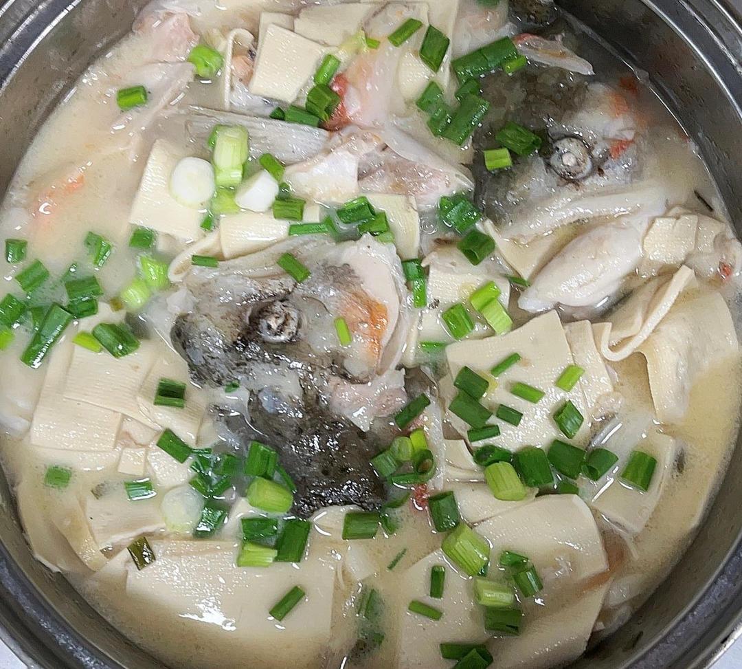 三文鱼头炖豆腐（低脂减肥补脑解馋😋）