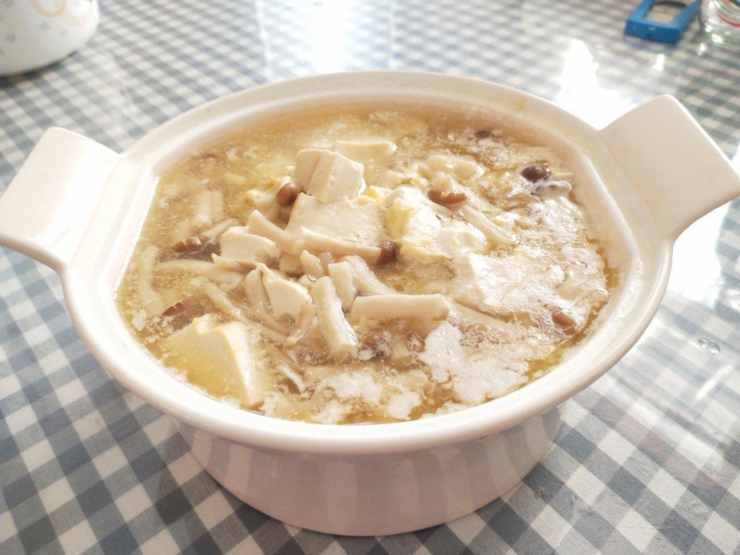 好喝鲜美的菌菇豆腐汤