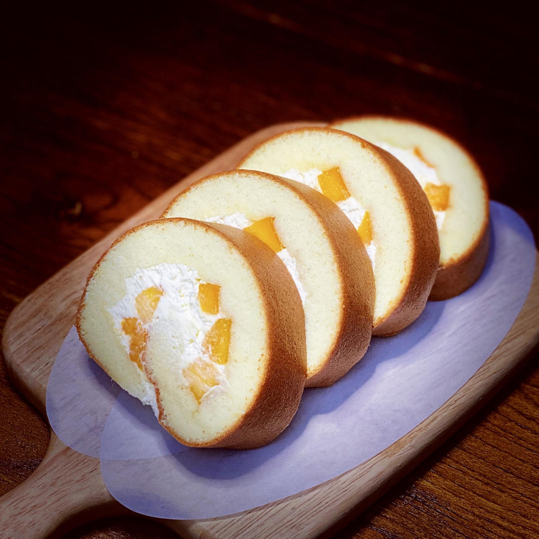 鹏妈在奔跑做的芒果戚风蛋糕卷