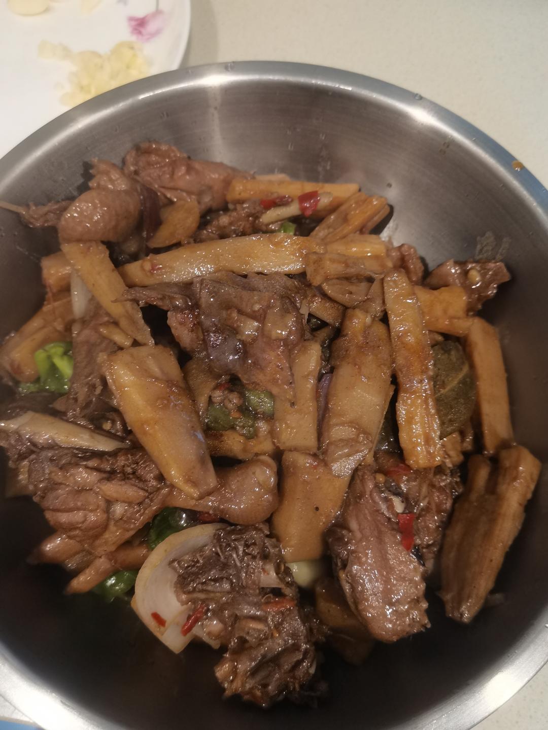 不用油煸油炒的超好吃红烧麻鸭+藕