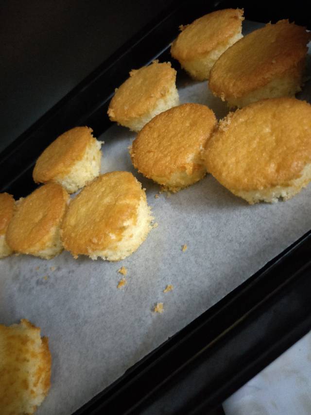 简单易做的-----酸奶鸡蛋糕（小蛋糕）