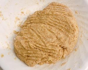 减脂主食：全麦无油红薯饼（餐包）的做法 步骤3