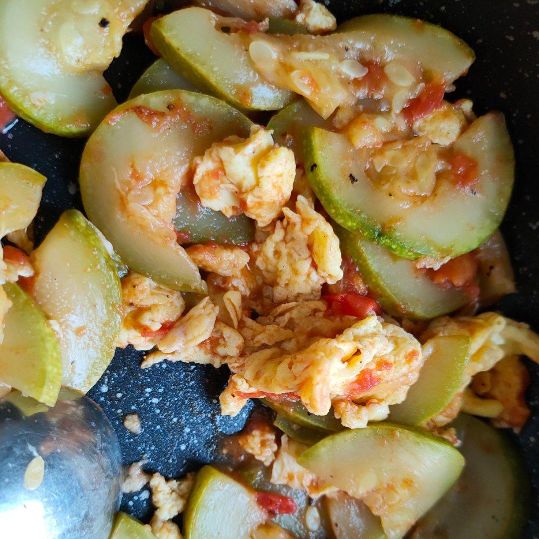 番茄炒西葫芦（已更新）( Stir-fried Tomato and Zucchini )