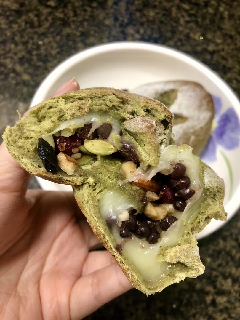 馅料超多超满足的抹茶麻薯软欧包