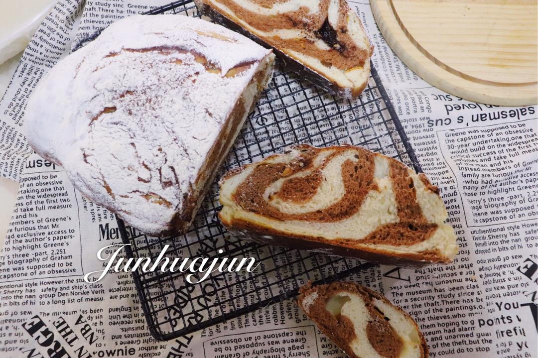 黑白双煞双色哈斯面包（糖渍橙皮，巧克力，奶油）