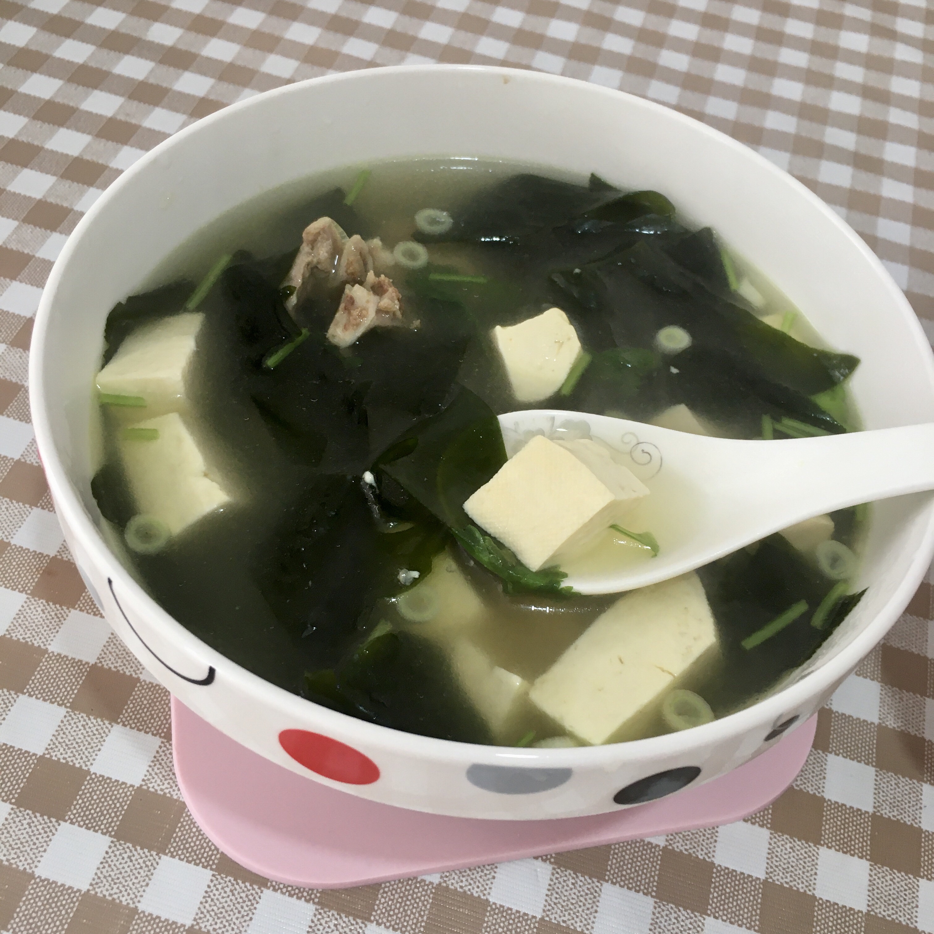 裙带菜排骨豆腐汤（简单清淡）的做法