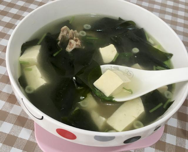 裙带菜排骨豆腐汤（简单清淡）的做法