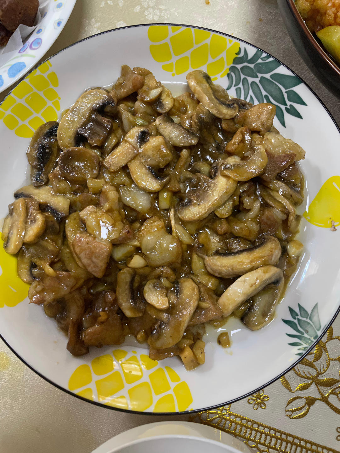 口蘑炒肉(强烈推荐太美味)