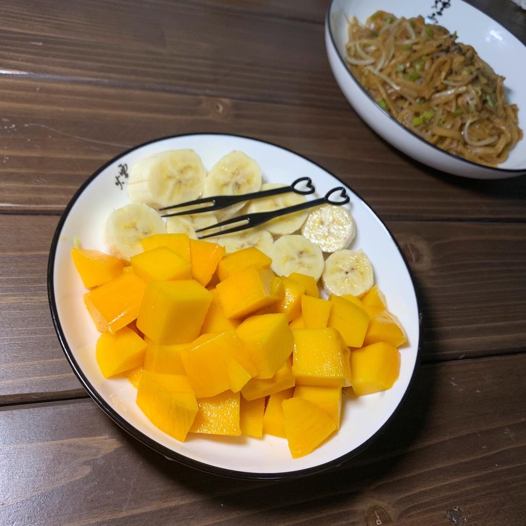粉彩果盘