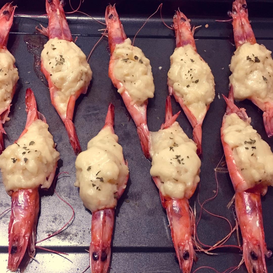味道那叫一个"赞"--马苏里拉芝士焗大虾