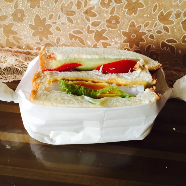 《Tinrry下午茶》教你做吞拿鱼三明治