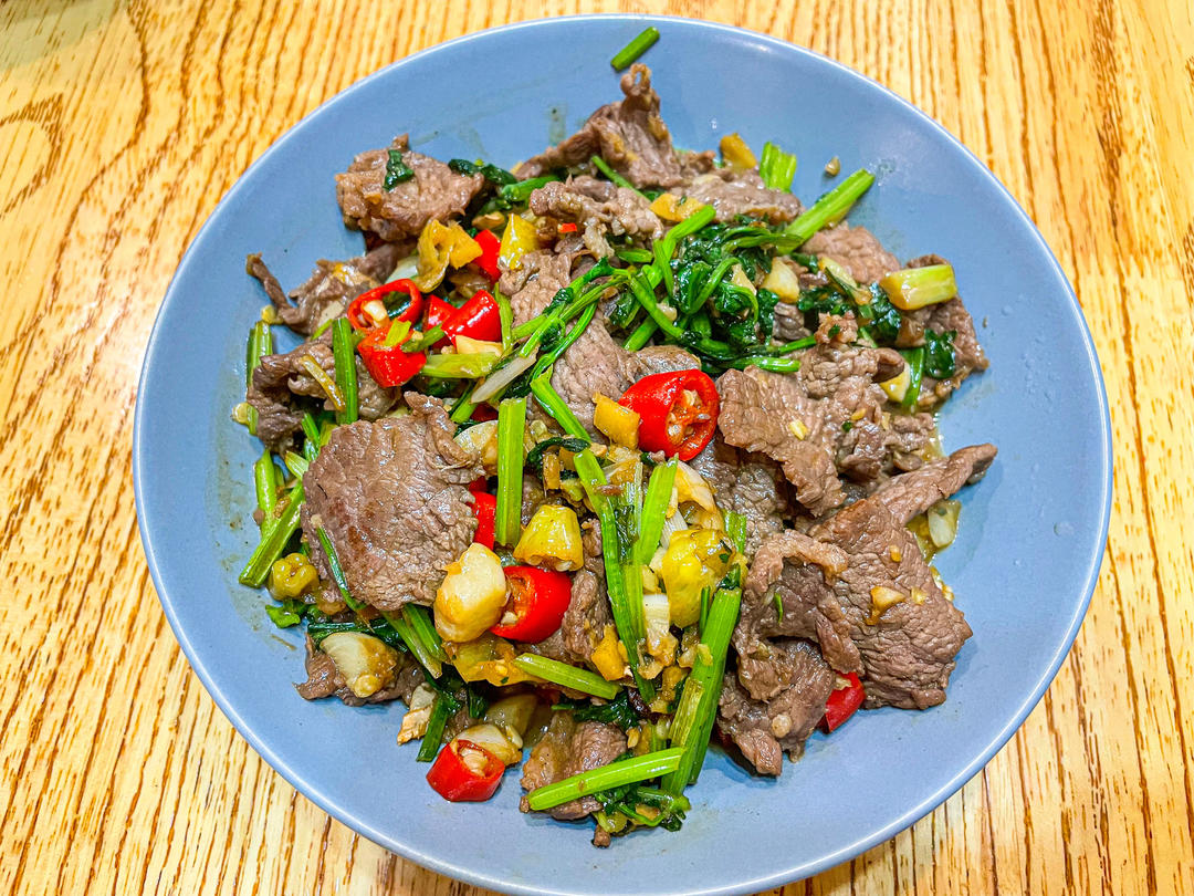 正宗湘菜小炒黄牛肉