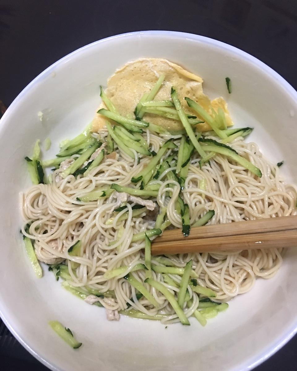 10分钟搞定的一碗葱油拌面