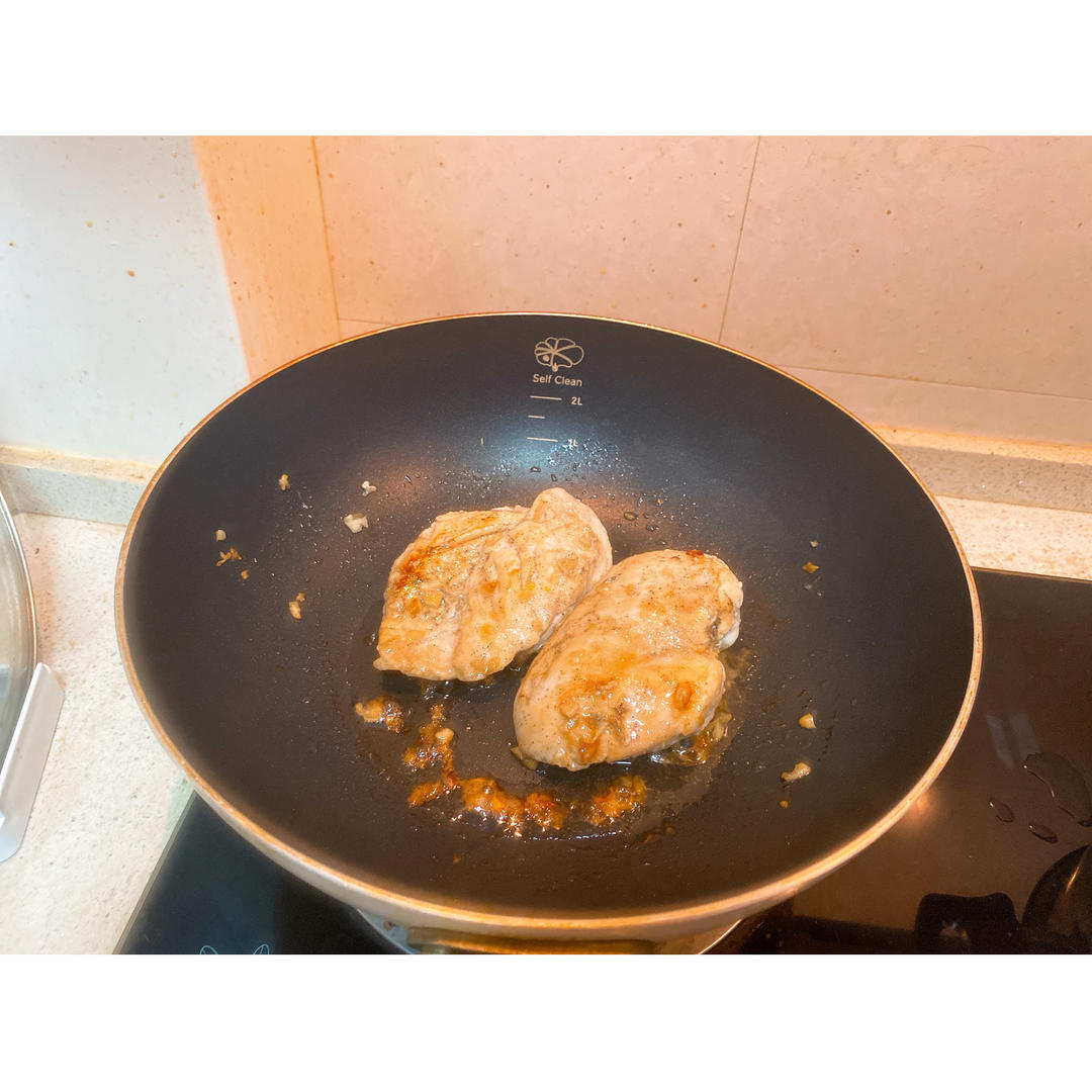 酷炫屌炸天好吃的煎鸡胸肉（香蒜蜂蜜煎鸡胸肉）