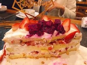 自制草莓奶油蛋糕，奶油 草莓 八寸戚风简直绝配🍓🍓的做法 步骤21