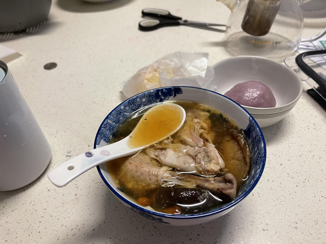 红枣香菇乌骨鸡汤             （电炖锅版）