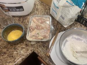 迷迭香🌿黄油🧈蜂蜜🍯/焦糖蒜香🧄炸鸡翅鸡腿肉🐔的做法 步骤2