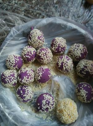 紫薯糯米粉小丸子的做法 步骤2