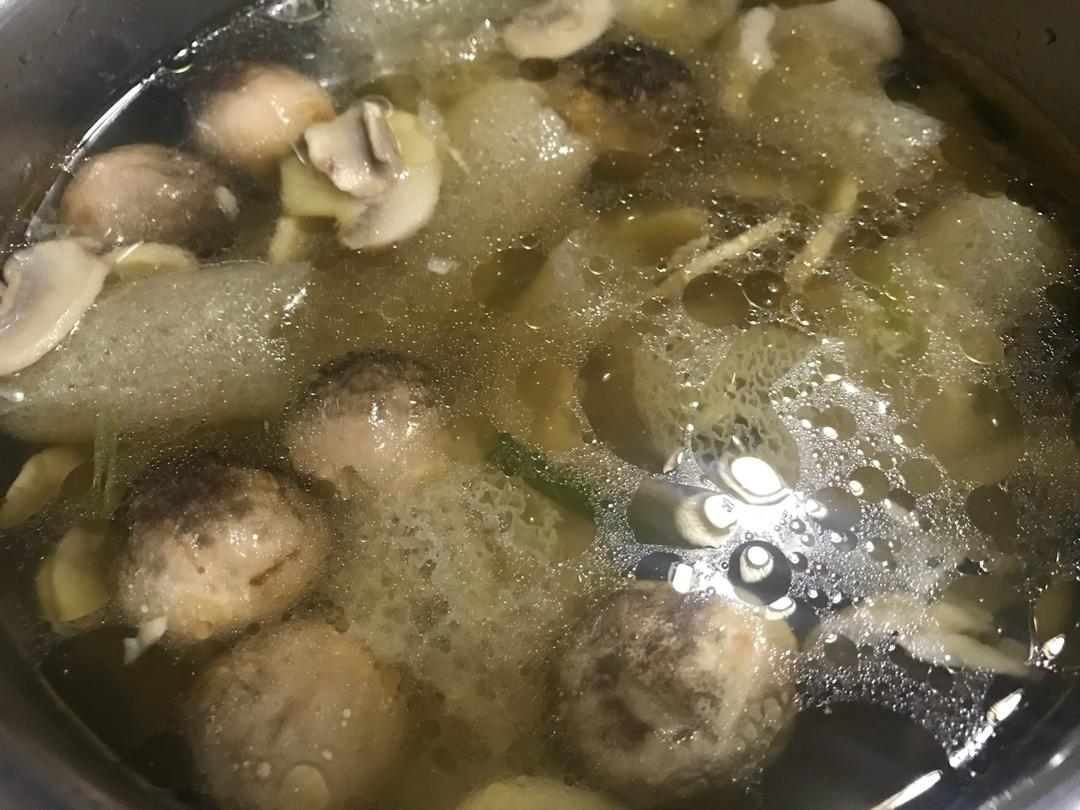 冬日暖汤——菌菇汤