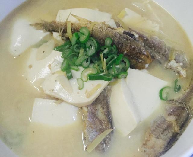 小黄花鱼炖豆腐的做法