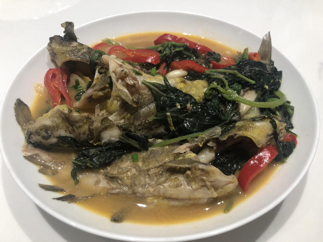 喜欢是种感觉做的紫苏焖黄骨鱼