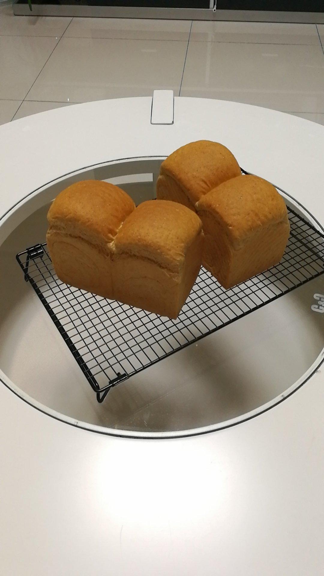 全麦吐司（50%全麦含量）低卡，低热量
