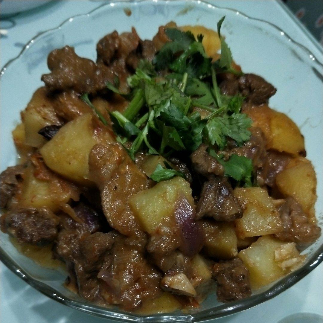 红烧牛肉土豆 （独家秘制）