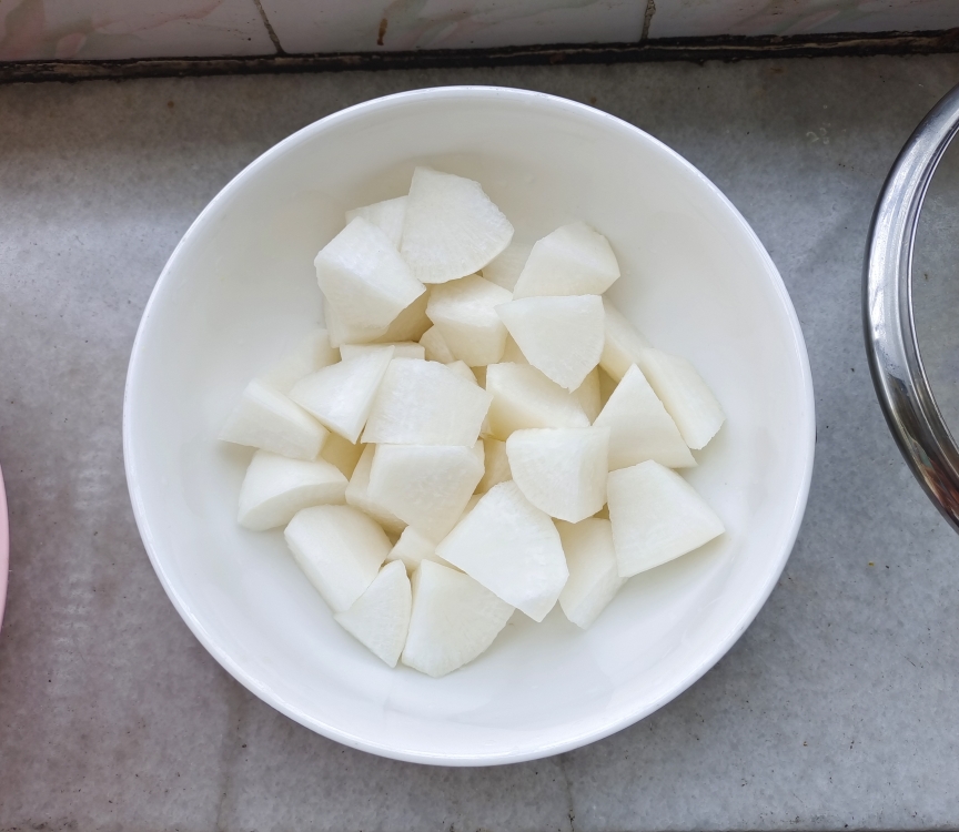 牛棒骨炖萝卜玉米汤的做法 步骤4
