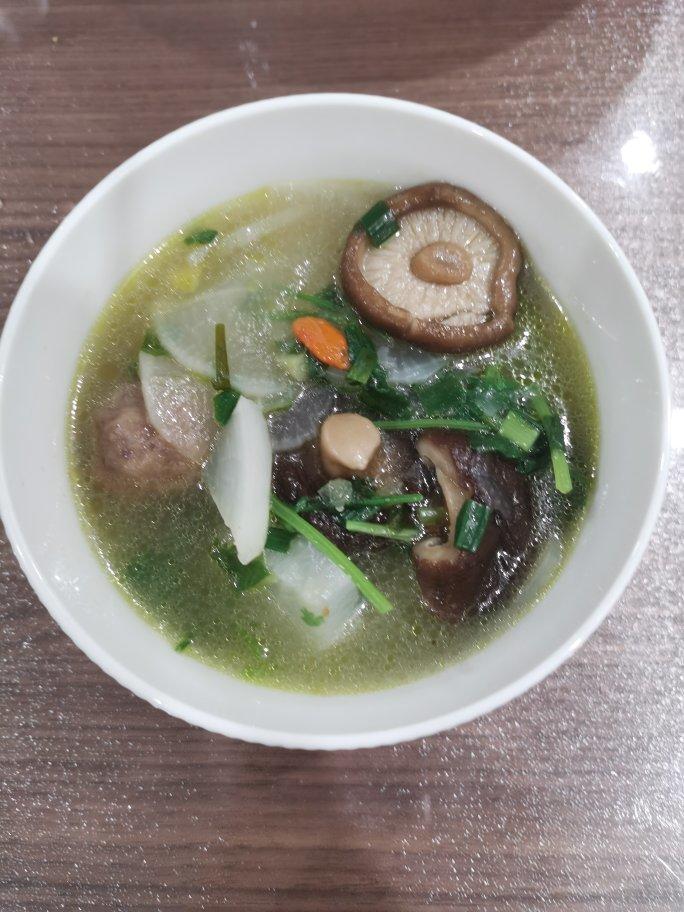 香菇萝卜汤