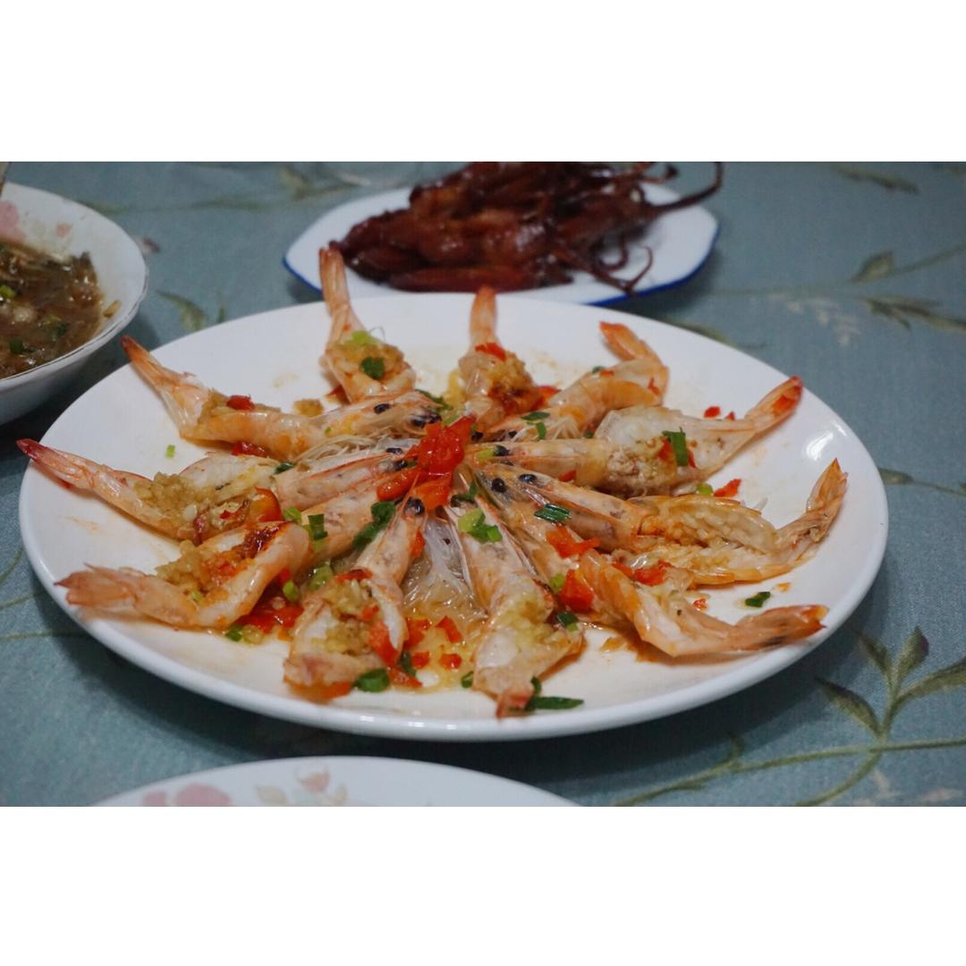 最美年夜饭-🌺花开富贵🦐（蒜蓉粉丝开背虾）