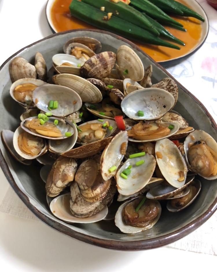 葱炒花蛤