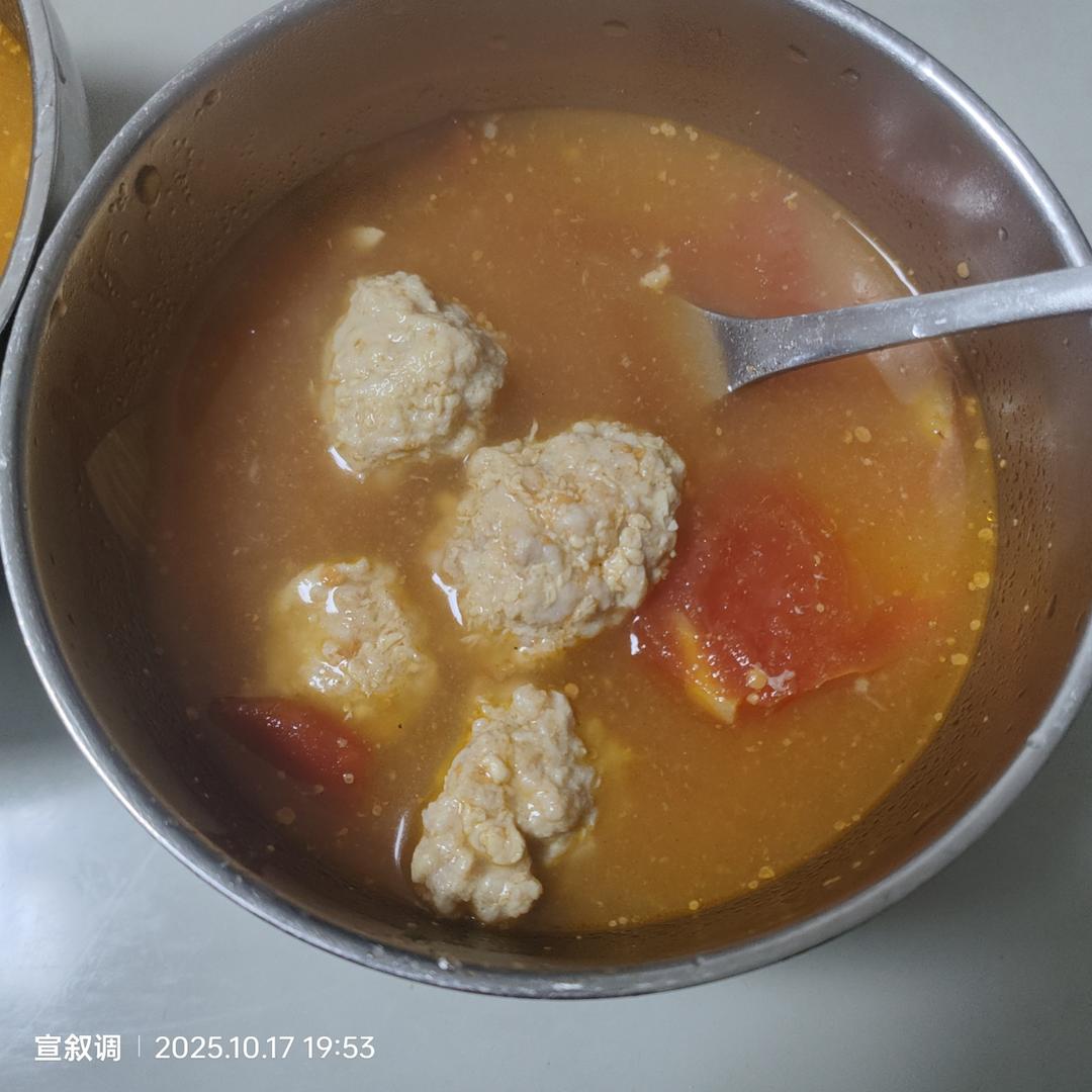 蕃茄丸子汤。
