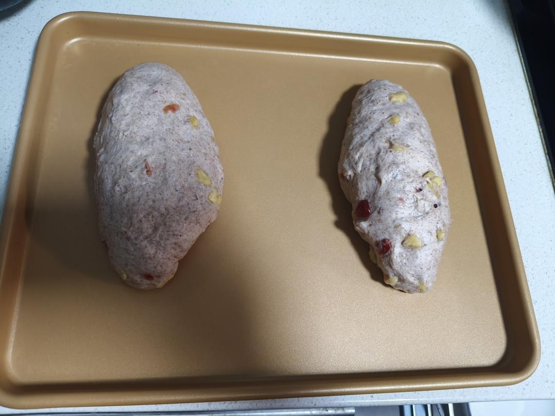 全麦蔓越莓核桃软欧包