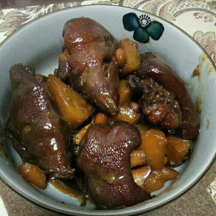 美味的家常菜：红烧猪蹄