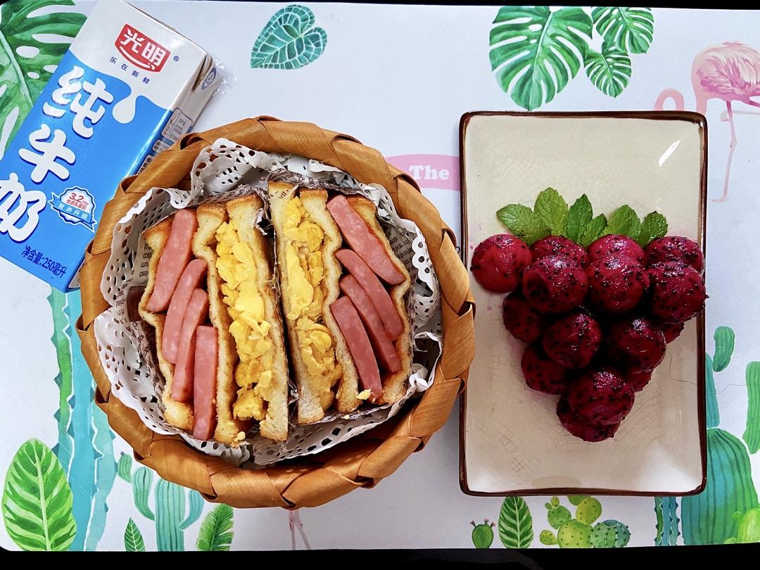 鸡蛋火腿三明治🥪，秒杀面包店，教你怎么包三明治，可以摆地摊的美食