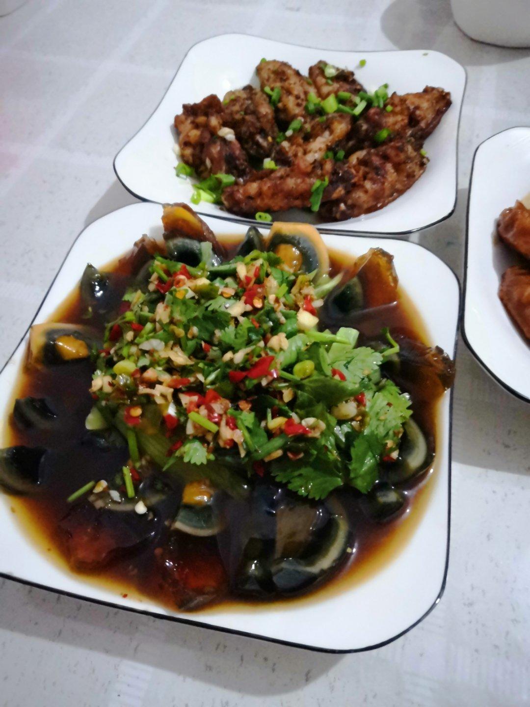 凉拌皮蛋