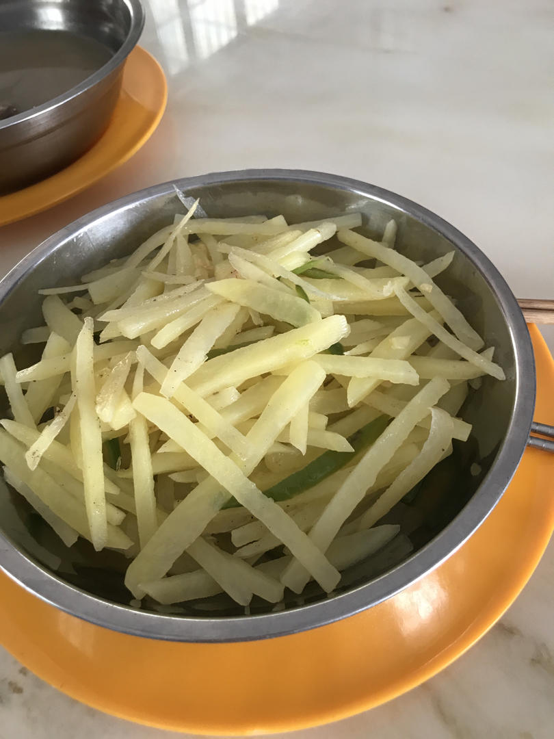 酸辣土豆丝（绝对清脆爽口，比外面卖的好吃，有诀窍！）
