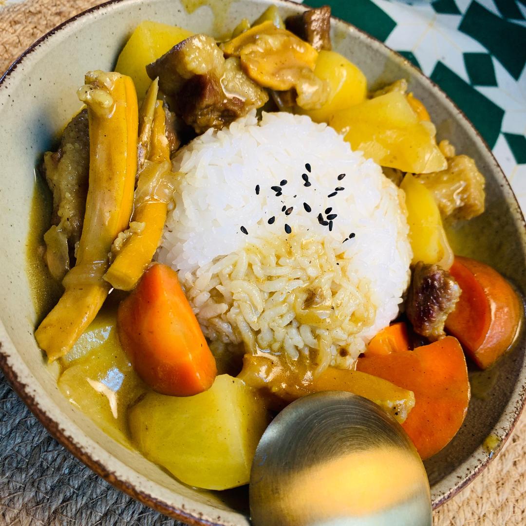 酒香椰子咖喱牛腩饭🍛的做法