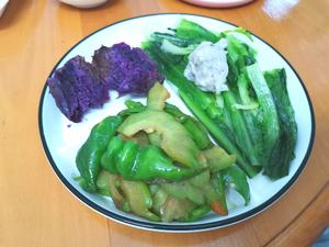 苦瓜炒蛋 白灼鱼滑油麦菜 五谷杂粮饭 紫薯 低脂低卡减肥餐简单快捷的做法 步骤10