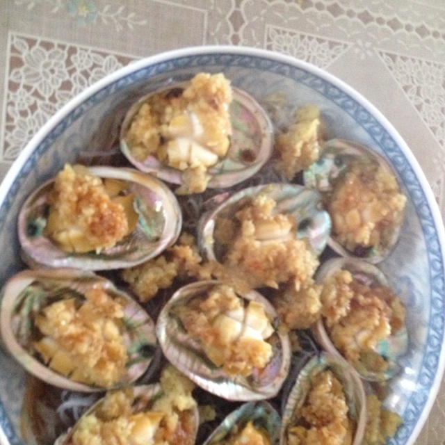 蒜蓉粉丝蒸鲍鱼
