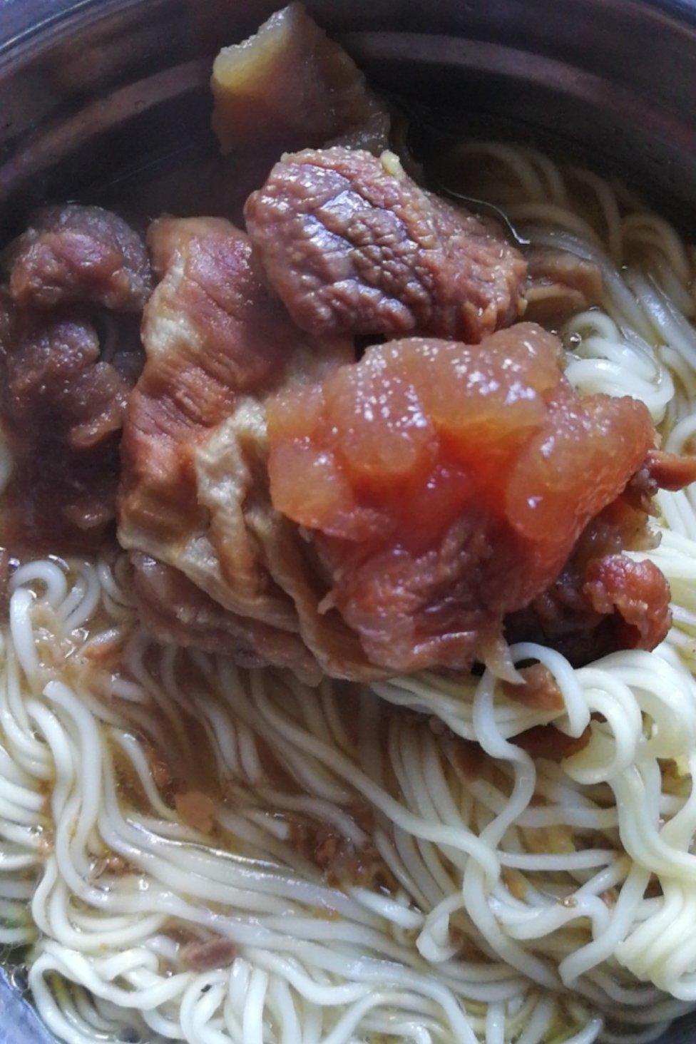 焖牛腩