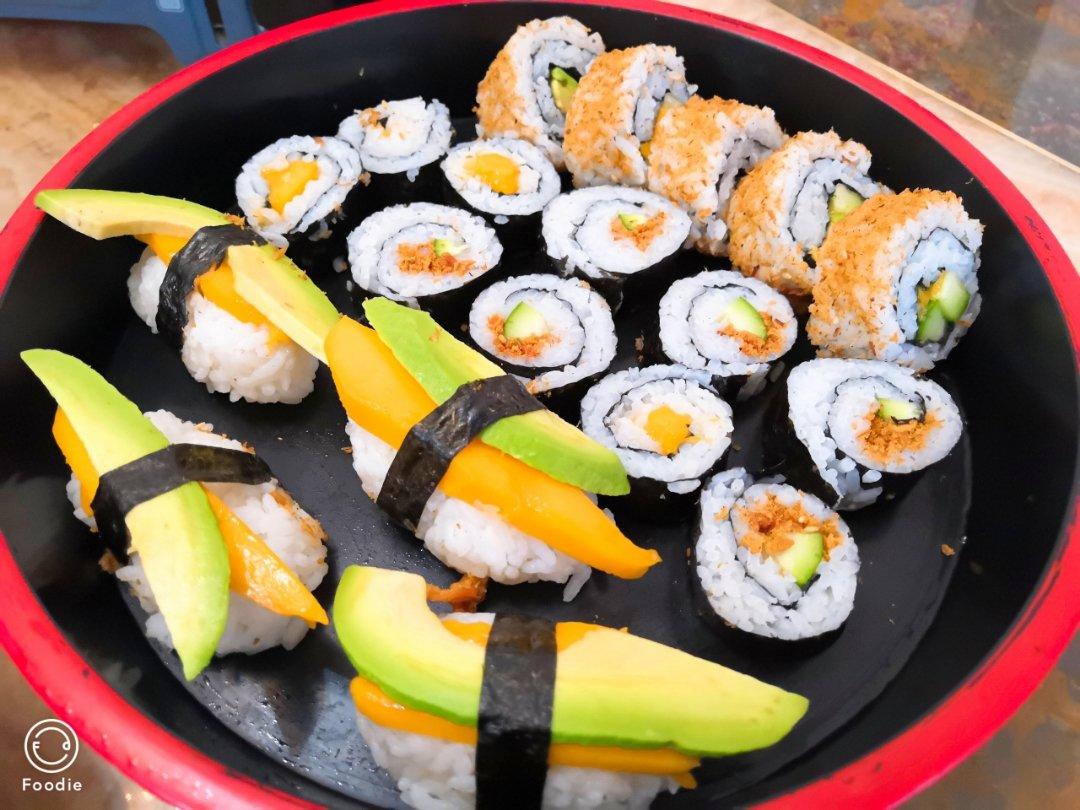 为未来而食——牛油果藜麦寿司