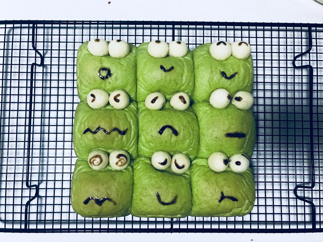 青蛙挤挤小面包